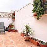 Marino - 2br Retreat W Patio & Swimming Pool *