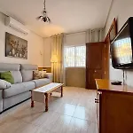 Marino - 2br Retreat W Patio & Swimming Pool