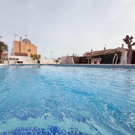 Marino - 2br Retreat W Patio & Swimming Pool Semesterbostad