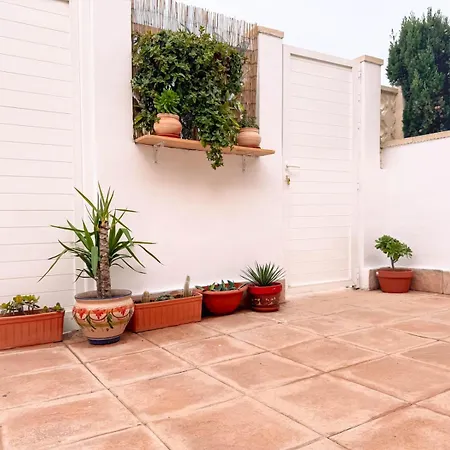 Semesterbostad Marino - 2br Retreat W Patio & Swimming Pool Torrevieja