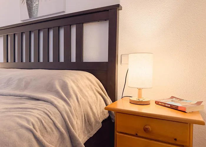 Semesterbostad Marino - 2br Retreat W Patio & Swimming Pool *