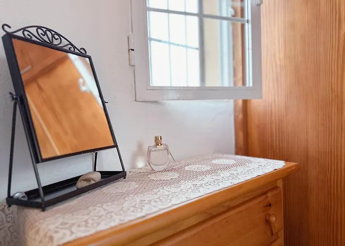 Marino - 2br Retreat W Patio & Swimming Pool Semesterbostad *