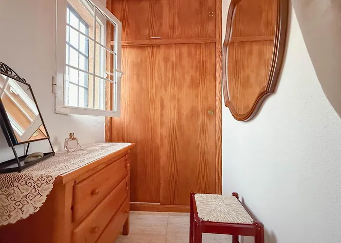 Marino - 2br Retreat W Patio & Swimming Pool * Torrevieja