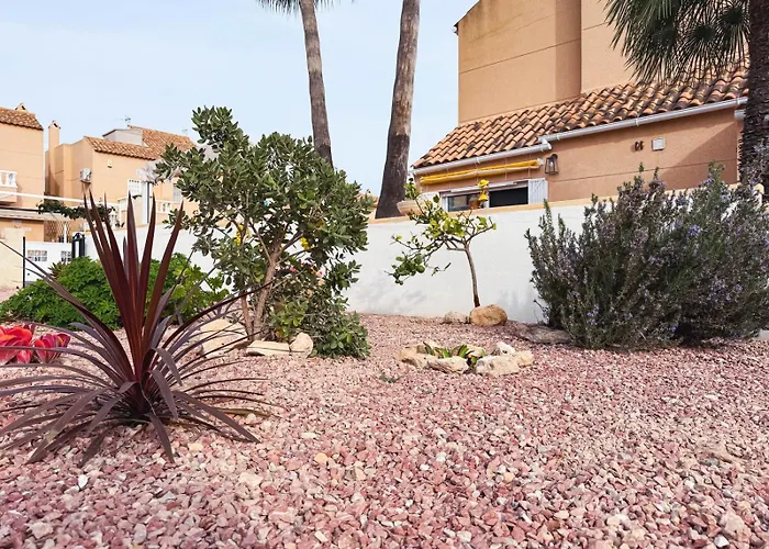 Marino - 2br Retreat W Patio & Swimming Pool Semesterbostad Torrevieja