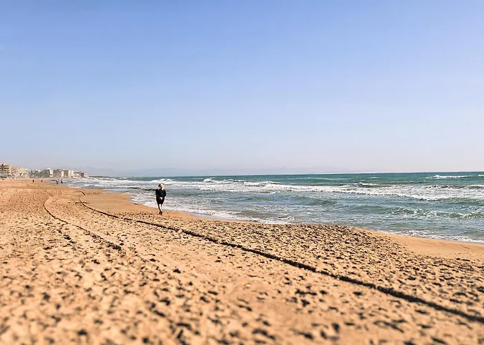 Semesterbostad Marino - 2br Retreat W Patio & Swimming Pool *