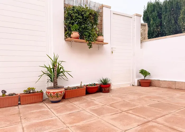 Semesterbostad Marino - 2br Retreat W Patio & Swimming Pool Torrevieja