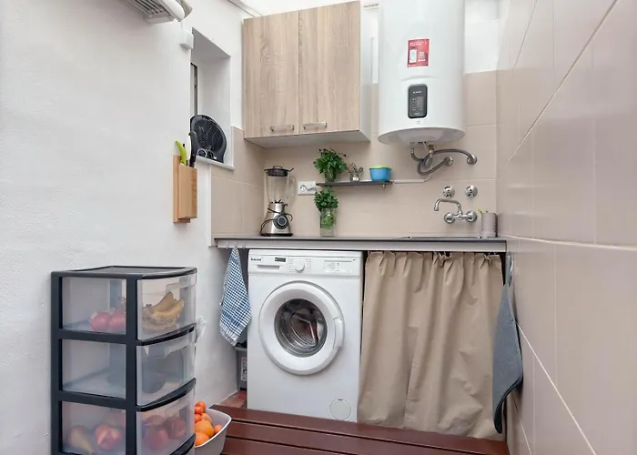 Semesterbostad Marino - 2br Retreat W Patio & Swimming Pool *