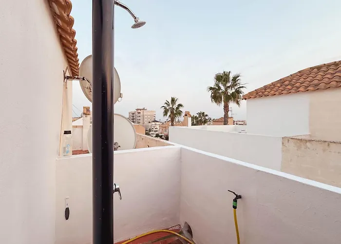 Marino - 2br Retreat W Patio & Swimming Pool Torrevieja