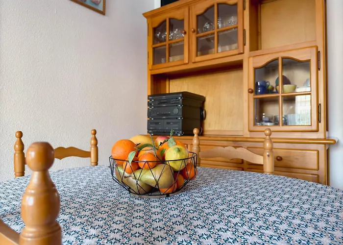 Marino - 2br Retreat W Patio & Swimming Pool Semesterbostad