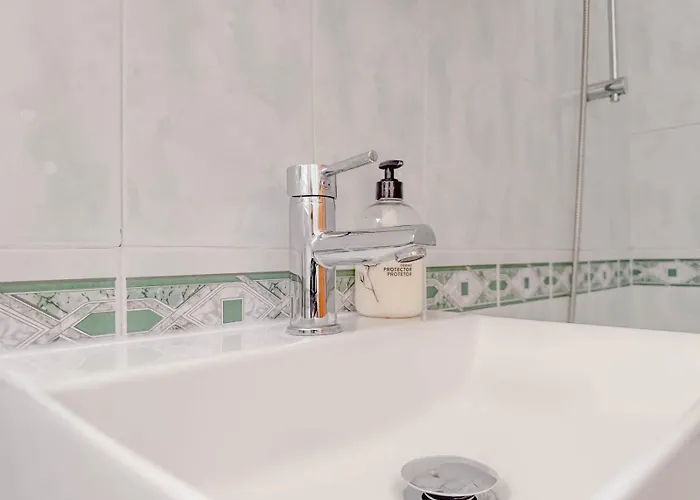 Marino - 2br Retreat W Patio & Swimming Pool Semesterbostad *