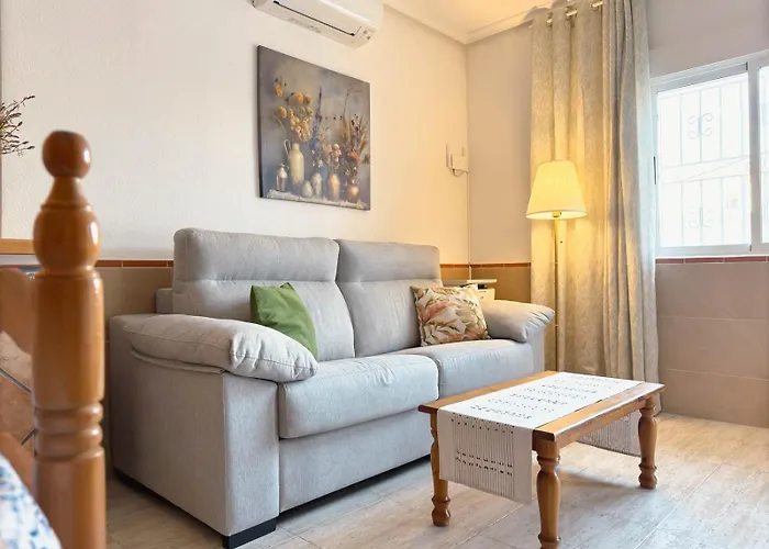 Semesterbostad Marino - 2br Retreat W Patio & Swimming Pool *