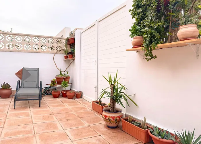 Marino - 2br Retreat W Patio & Swimming Pool *