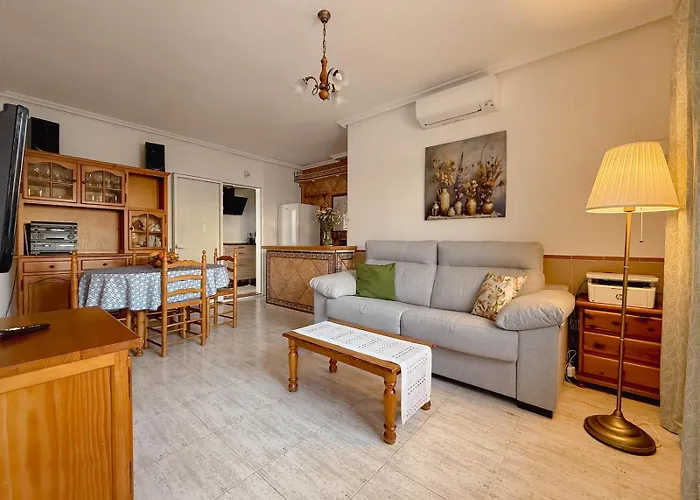 Marino - 2br Retreat W Patio & Swimming Pool * Torrevieja