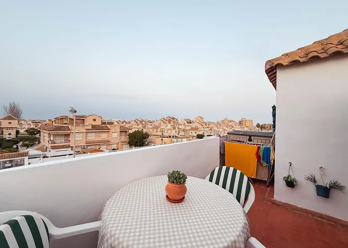 Marino - 2br Retreat W Patio & Swimming Pool Semesterbostad