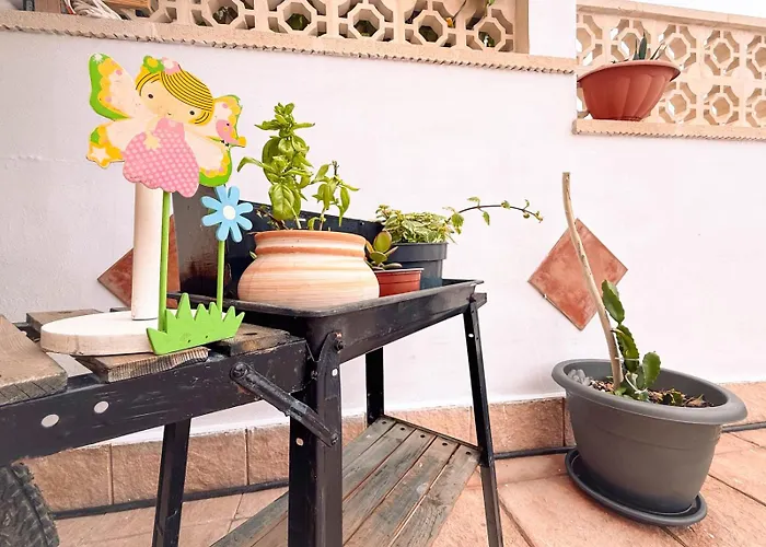 Marino - 2br Retreat W Patio & Swimming Pool *