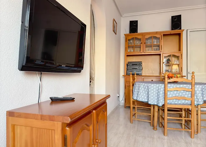 Marino - 2br Retreat W Patio & Swimming Pool * Torrevieja