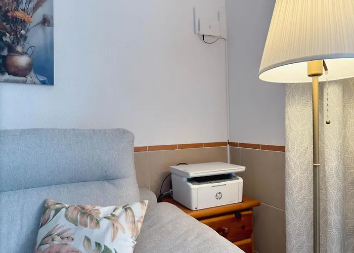 Marino - 2br Retreat W Patio & Swimming Pool Semesterbostad