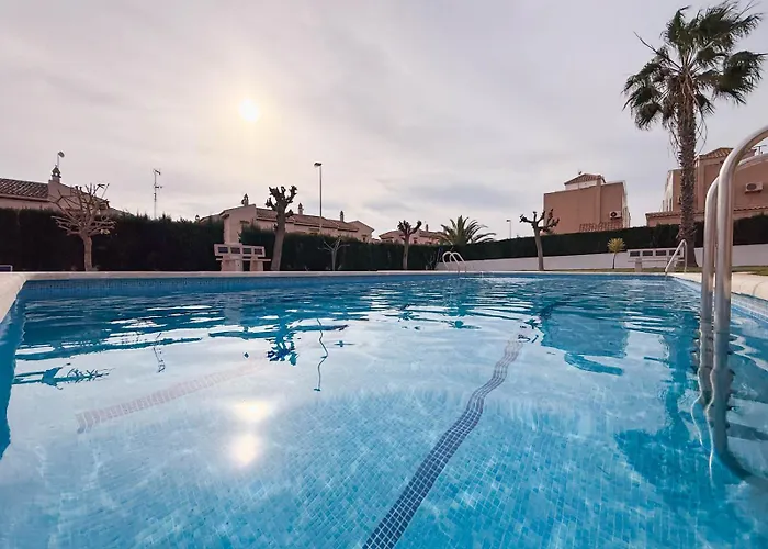 Marino - 2br Retreat W Patio & Swimming Pool Semesterbostad Torrevieja