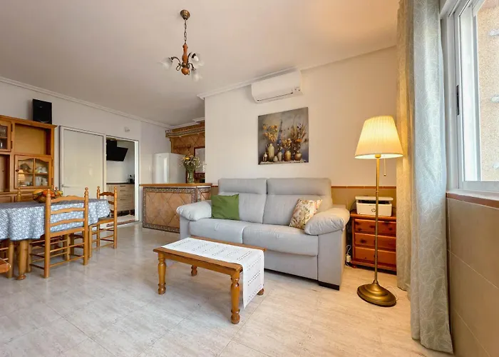 Marino - 2br Retreat W Patio & Swimming Pool *