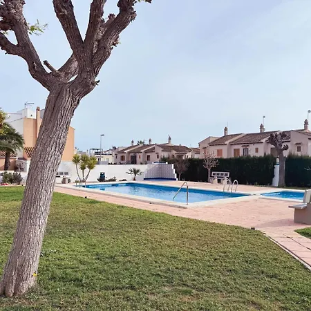 Marino - 2br Retreat W Patio & Swimming Pool *