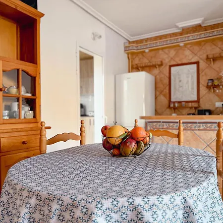 Marino - 2br Retreat W Patio & Swimming Pool *