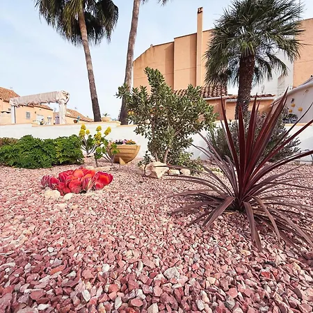 Сasa de vacaciones Marino - 2br Retreat W Patio & Swimming Pool