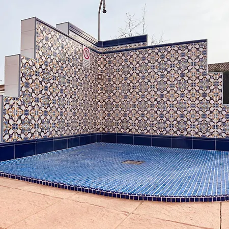 Marino - 2br Retreat W Patio & Swimming Pool *