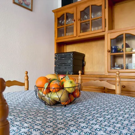Marino - 2br Retreat W Patio & Swimming Pool Holiday home
