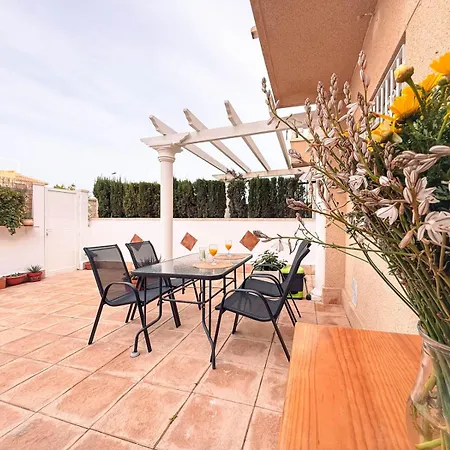 Marino - 2br Retreat W Patio & Swimming Pool Сasa de vacaciones Torrevieja