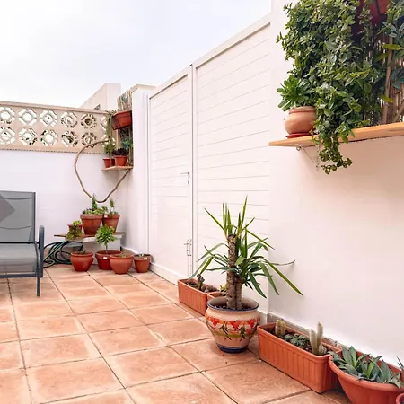 Marino - 2br Retreat W Patio & Swimming Pool *