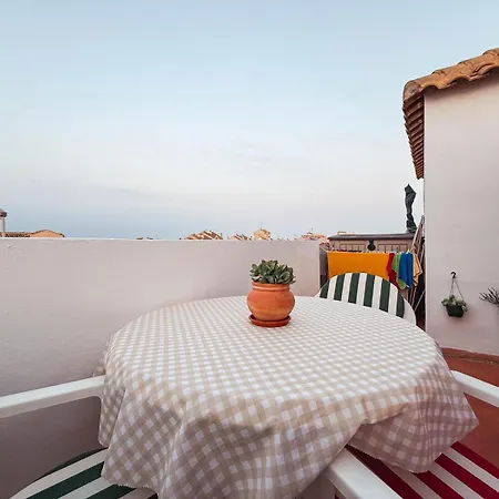 Marino - 2br Retreat W Patio & Swimming Pool بيت للعطل تورّيفيِخا