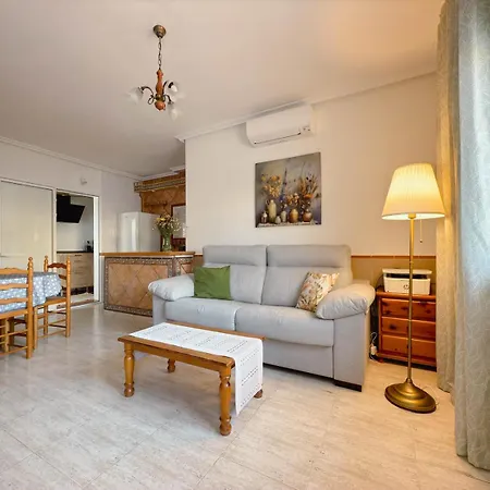 Marino - 2br Retreat W Patio & Swimming Pool *