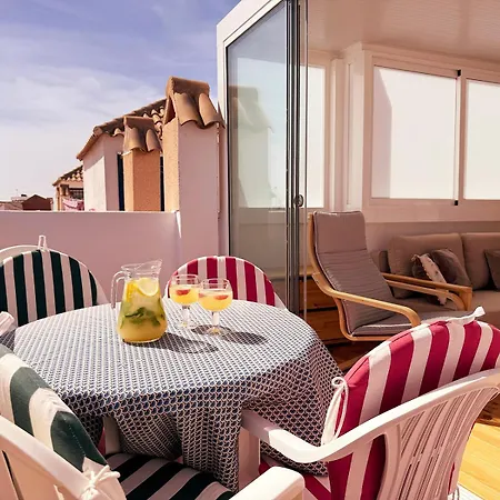 Сasa de vacaciones Marino - 2br Retreat W Patio & Swimming Pool Torrevieja