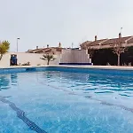 Marino - 2br Retreat W Patio & Swimming Pool Торевьиа